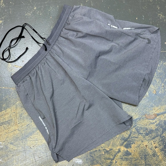 Nike Flex Stride 6” Running Shorts CT7891-056 XL Grey Challenger - Picture 1 of 13